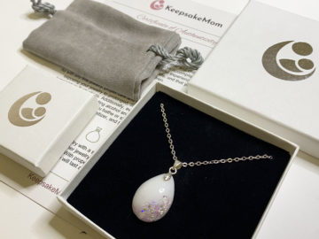 Breast Milk Jewelry for Mothers Weaning Their Babies - The New